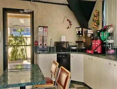 Hotel Howard Johnson Express Inn Tampa North Busch Gar